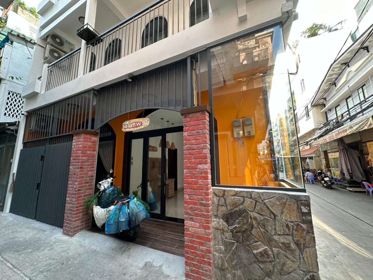 Homestay Ba Tam Vu Sua *